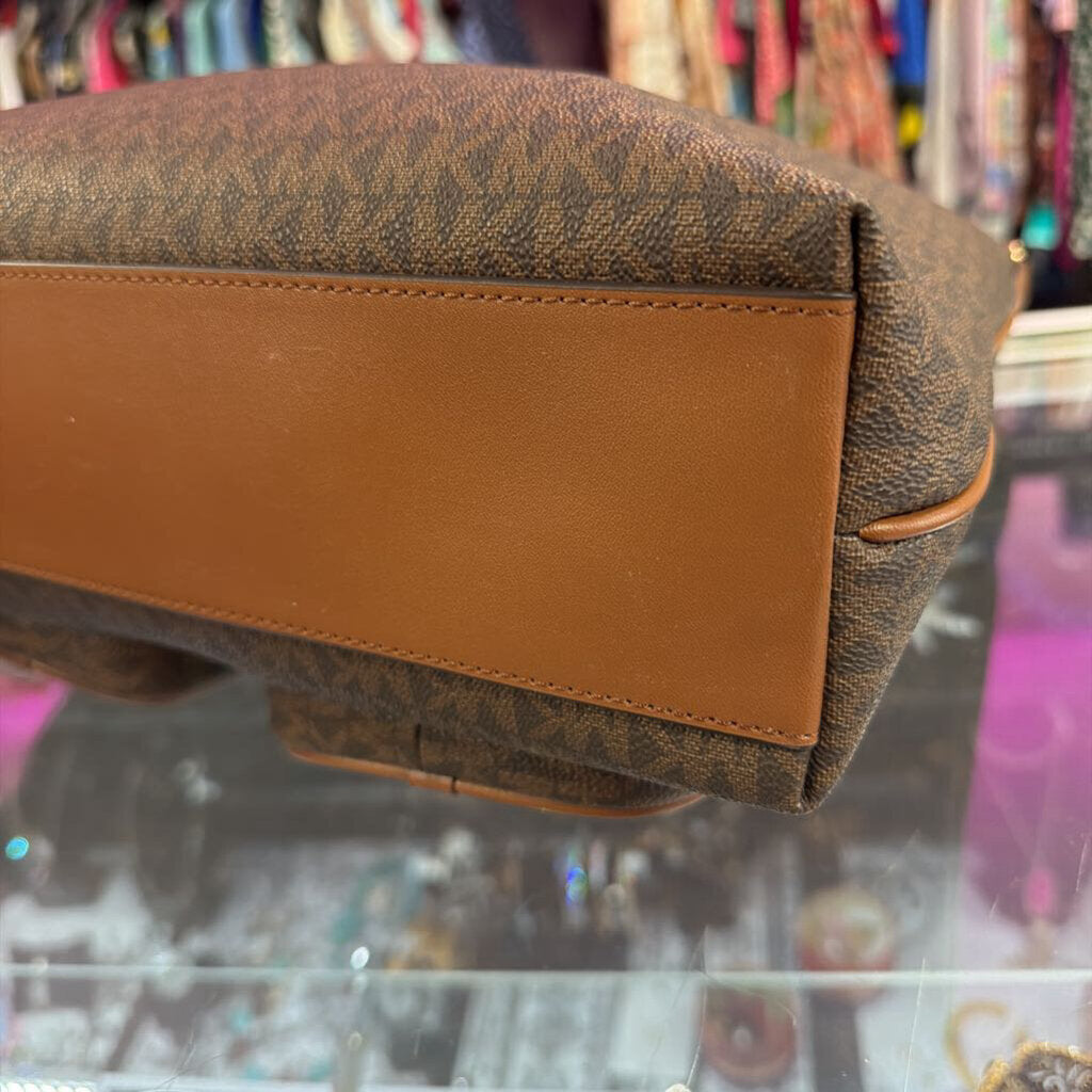 Michael Kors Merritt Cargo Large Shoulder Monogram Bag
