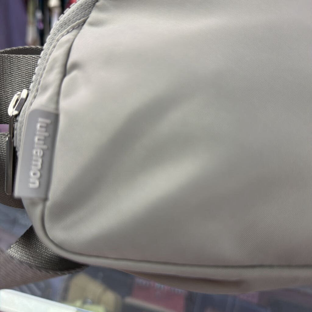 Lululemon Everywhere Belt Bag 1L