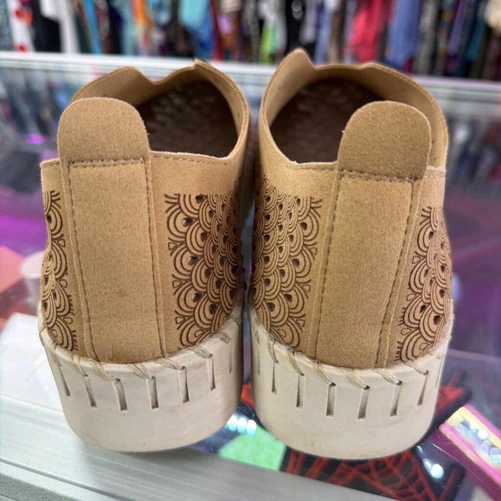8.5 Tommy Bahama Enisa Laser-Cut Platform Slip-On Shoe