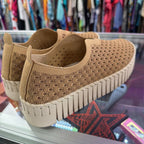 8.5 Tommy Bahama Enisa Laser-Cut Platform Slip-On Shoe