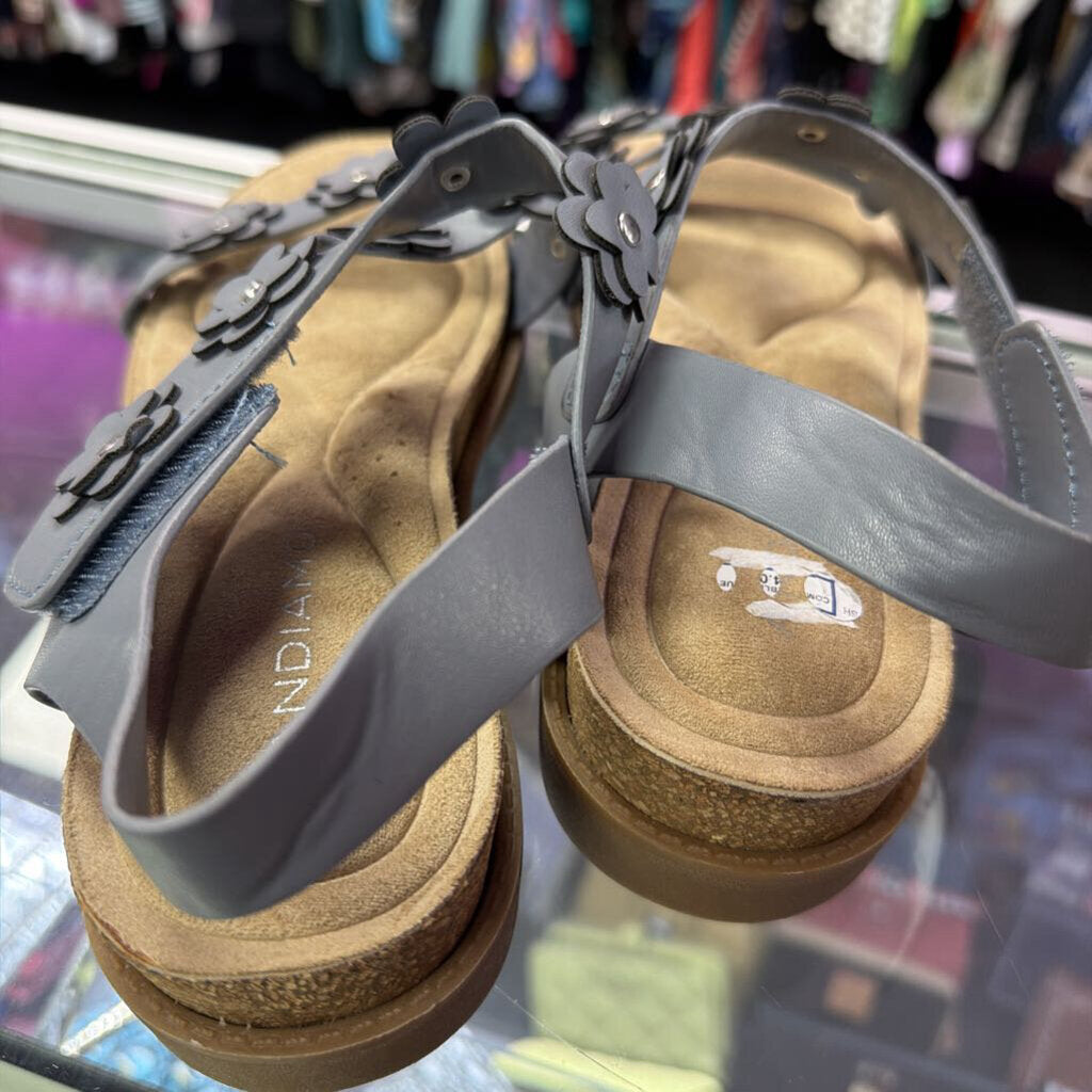 8.5 Andiamo Floral Applique Sandal