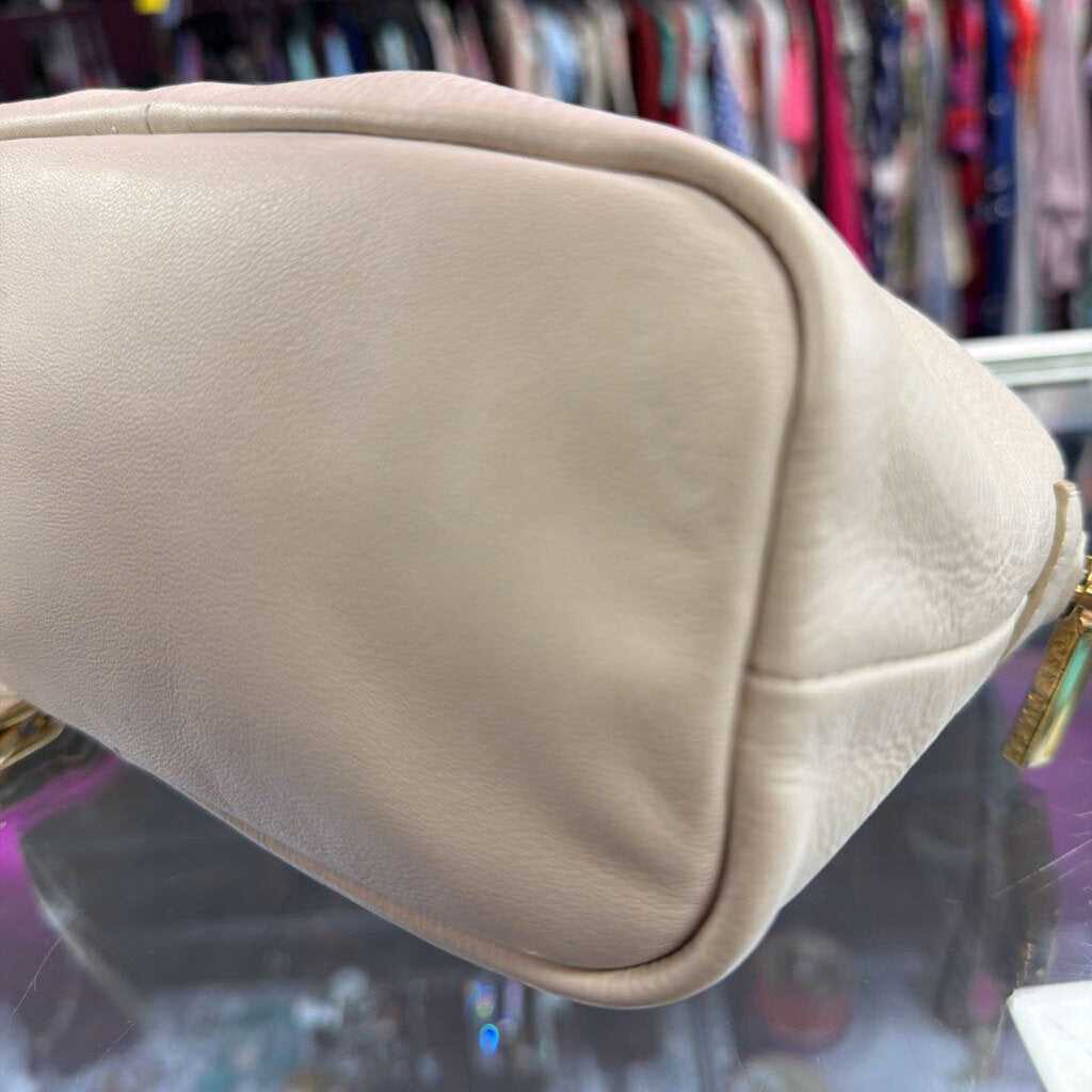 Tory Burch Ivory Leather Gold Chain Strap Shoulderbag