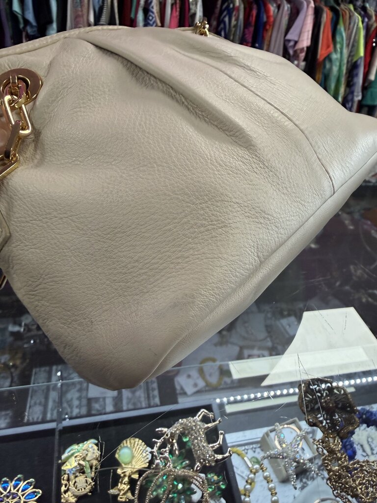 Tory Burch Ivory Leather Gold Chain Strap Shoulderbag