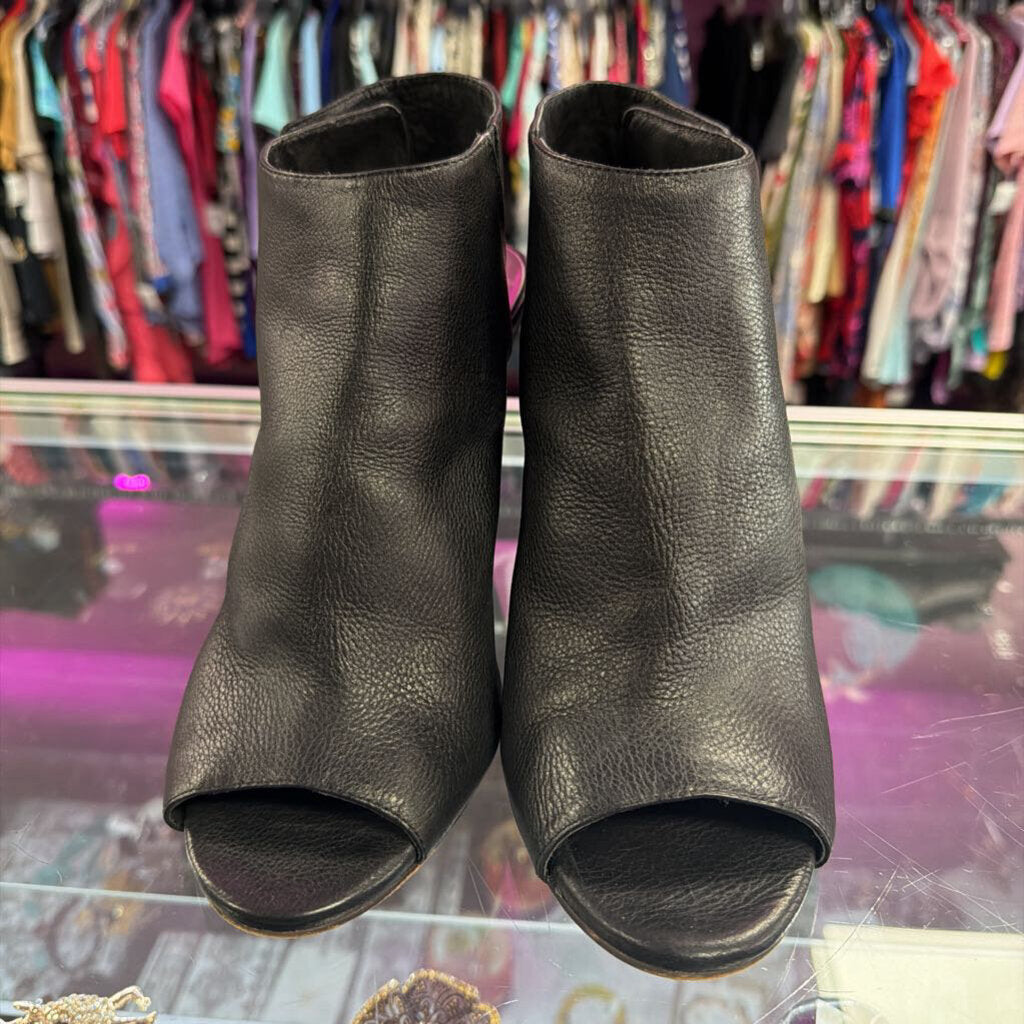 10/40 Vince Camuto Leather Peep-Toe Wedge Bootie