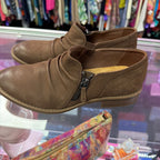 8 Clarks Camzin Pace Shootie Ruched Slouched Nuuck Leather Upper Side Zip