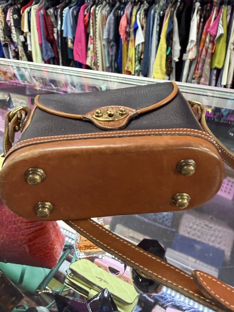 Dooney & Bourke VTG Calvary Spectator Pebbled Crossbody Bag