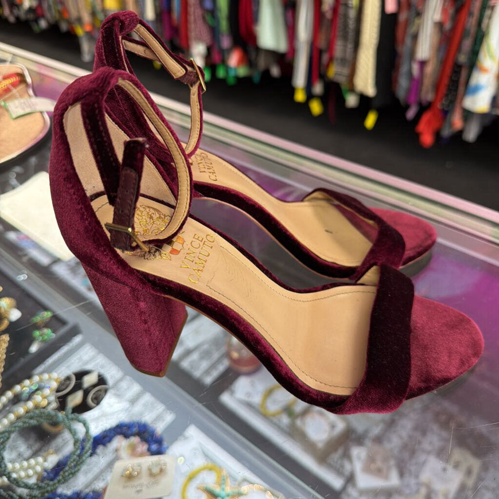 9.5 Fashion Thong Metallic Embellished Sandal