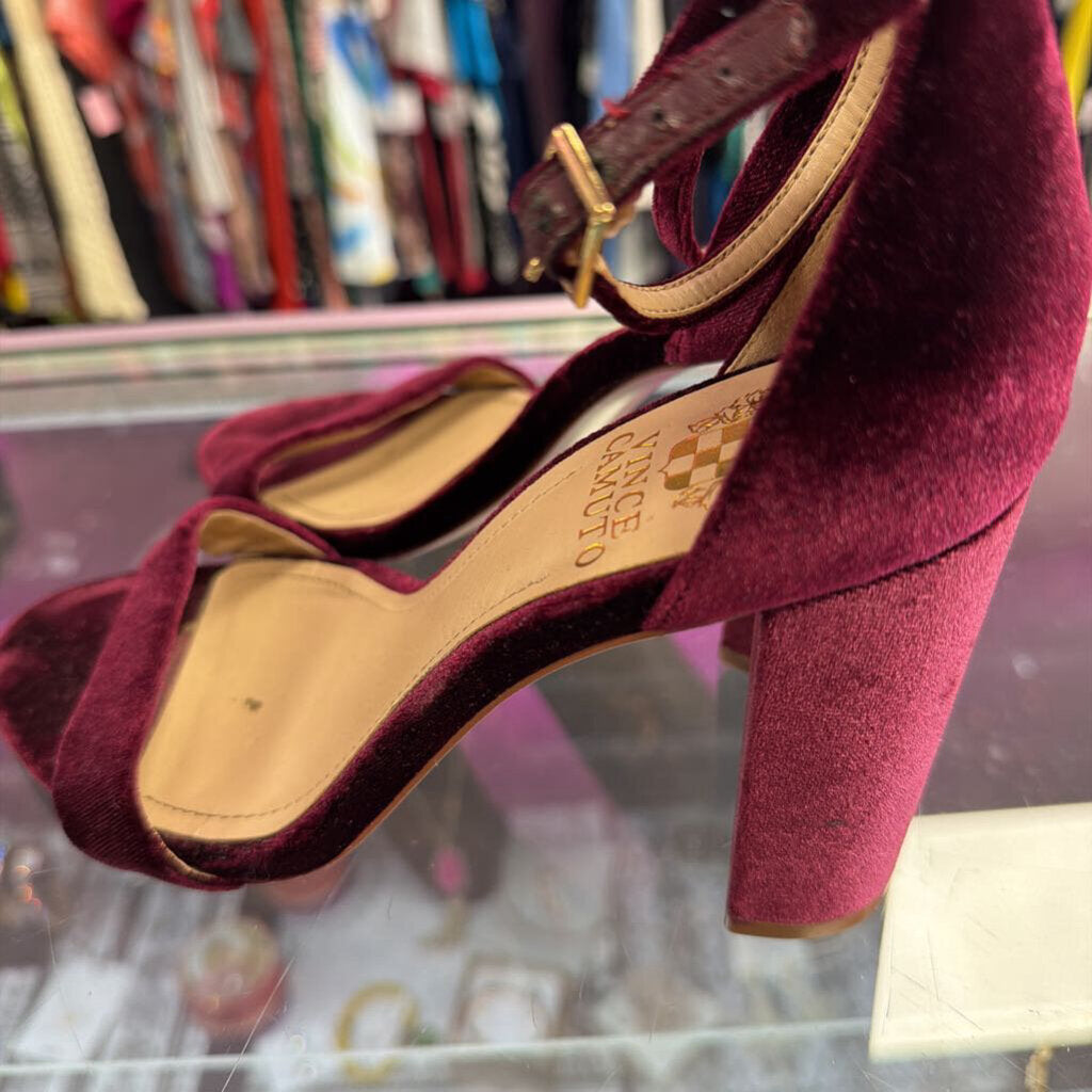 9.5 Fashion Thong Metallic Embellished Sandal