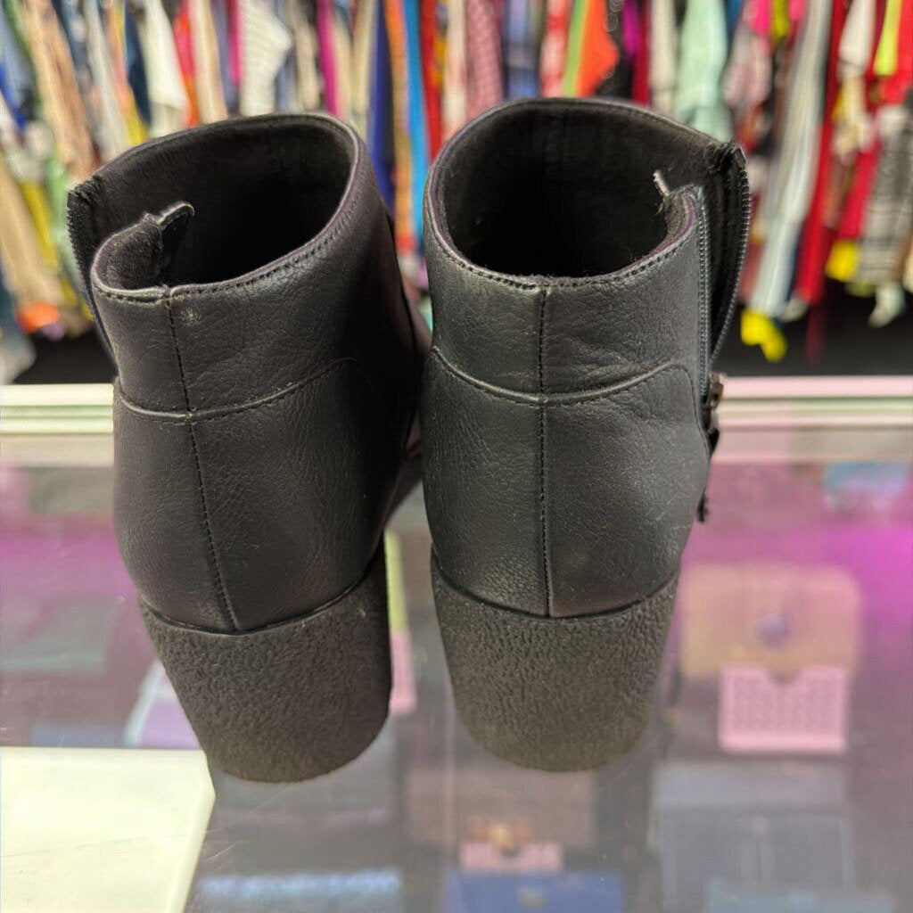 7M Dr Scholls Wedge Ankle Booties Rounded Toe