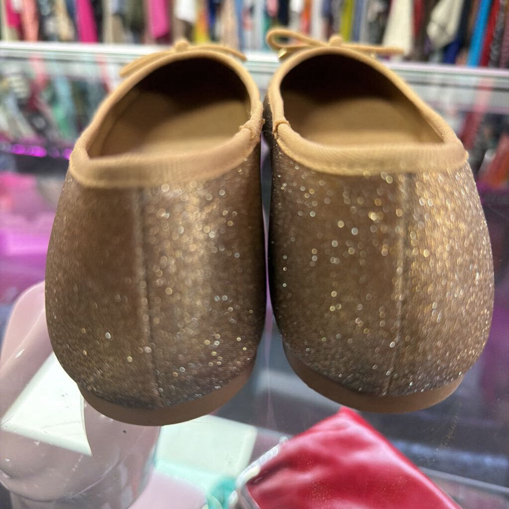 8M Crown & Ivy Carissa Glitter Rounded Ballet Flat Bow detail