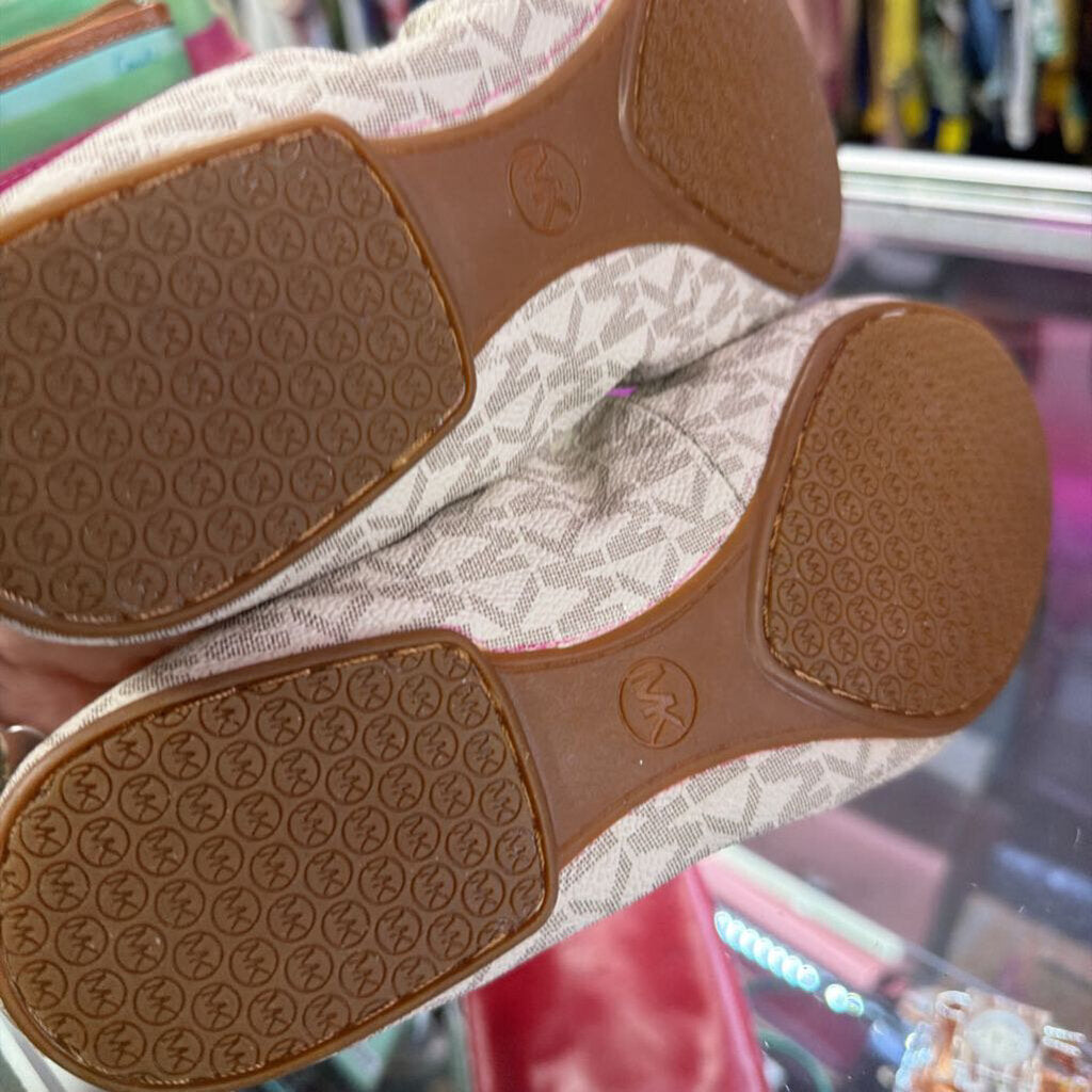 8.5M Michael Kors Juliette Mono Rounded Ballet Flat Bow detail