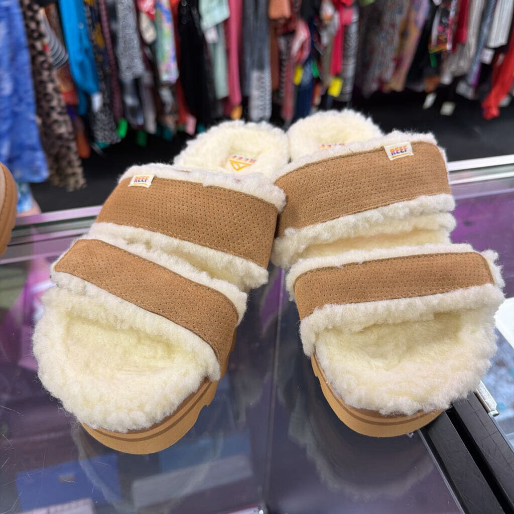 10 Reef Hi-Shearling Sandals