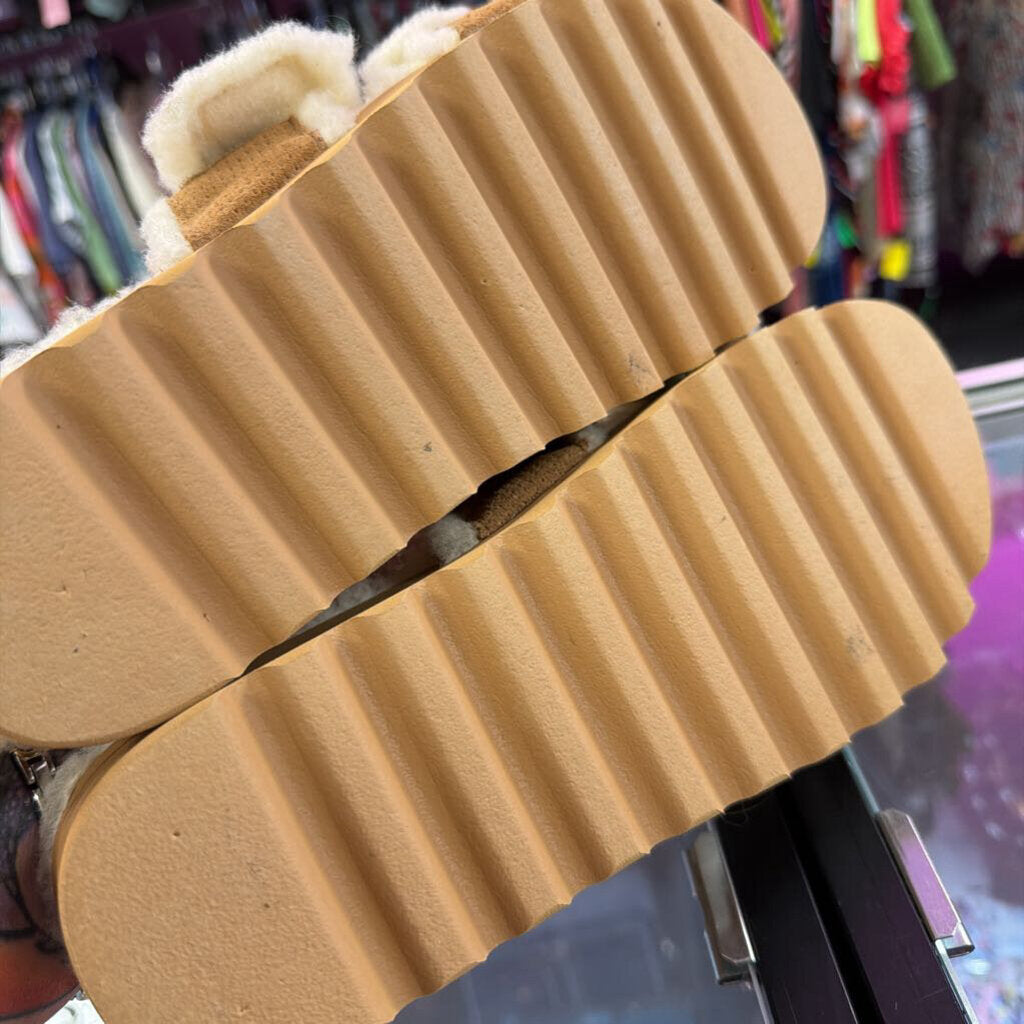 10 Reef Hi-Shearling Sandals