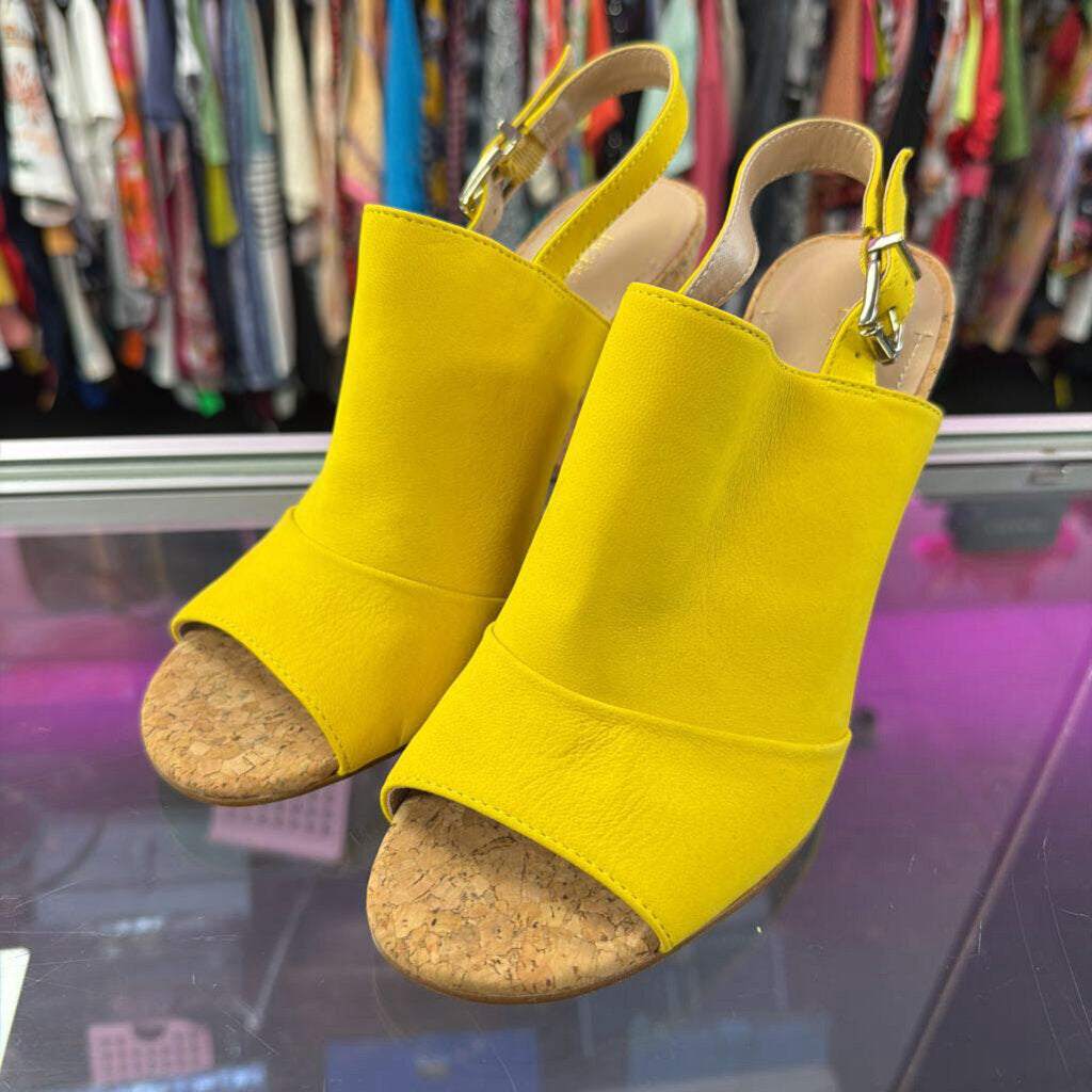8 BCBG Peep-Toe Slingback Cork Heel