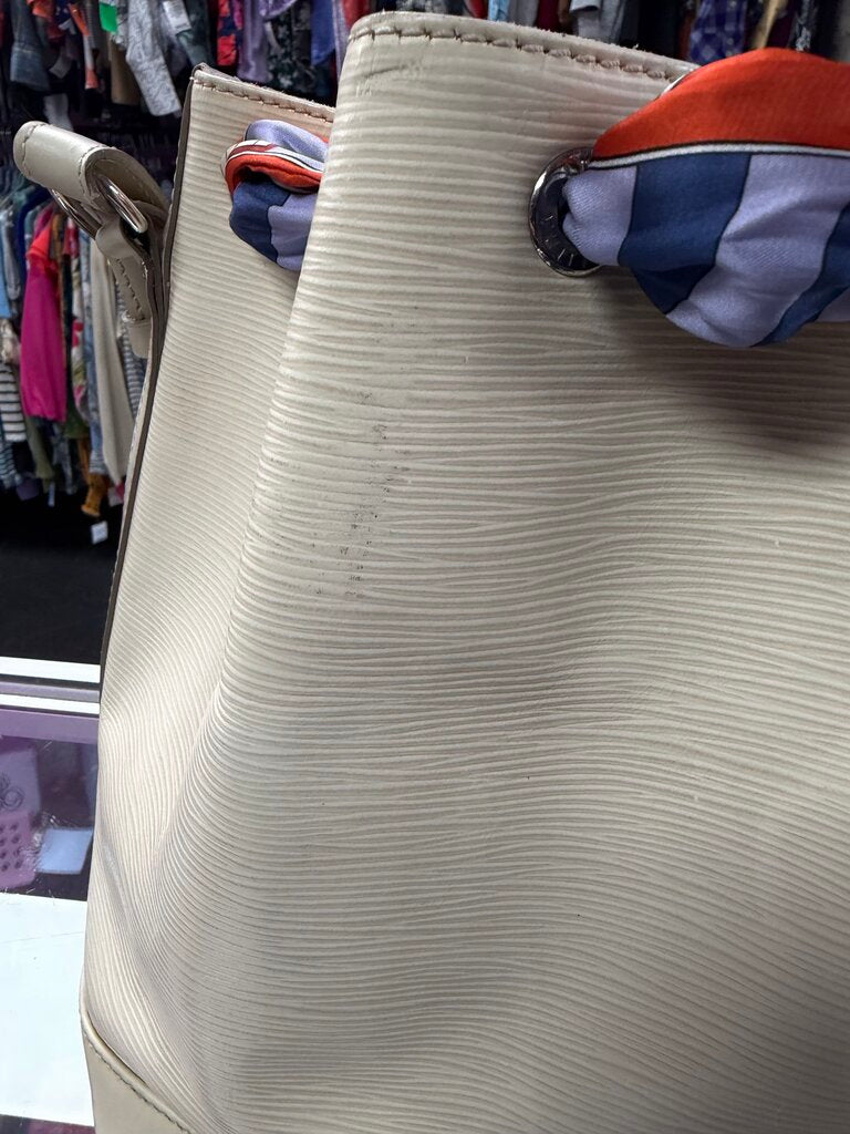 Louis Vuitton Noe Pm AR0162
