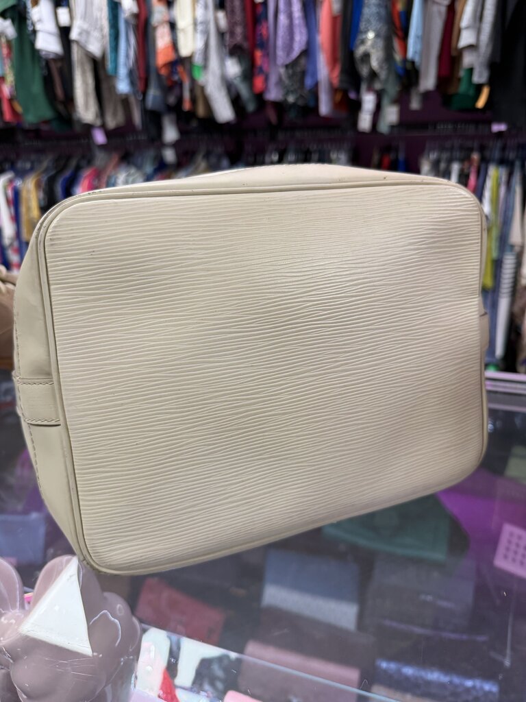 Louis Vuitton Noe Pm AR0162