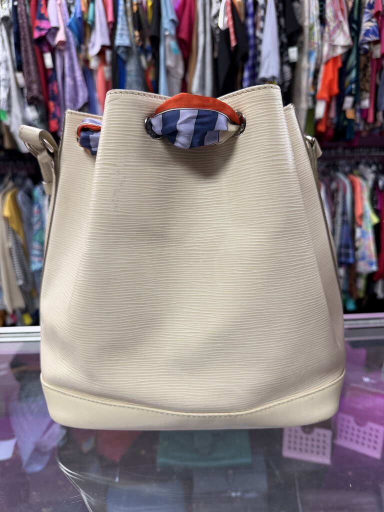 Louis Vuitton Noe Pm AR0162