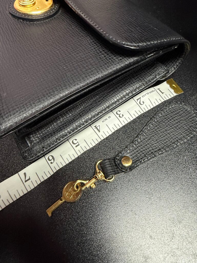 Burberry Vintage Grained Leather Locking Portfolio Clutch House Check Lining Wristlet From1980s-90s