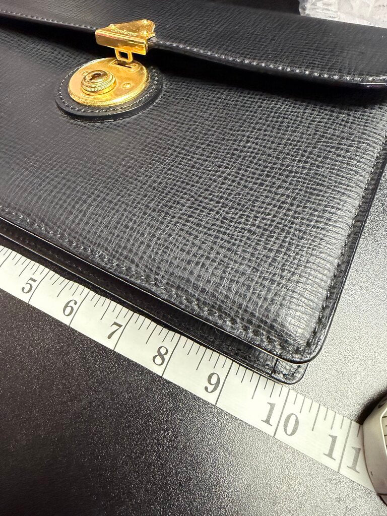 Burberry Vintage Grained Leather Locking Portfolio Clutch House Check Lining Wristlet From1980s-90s