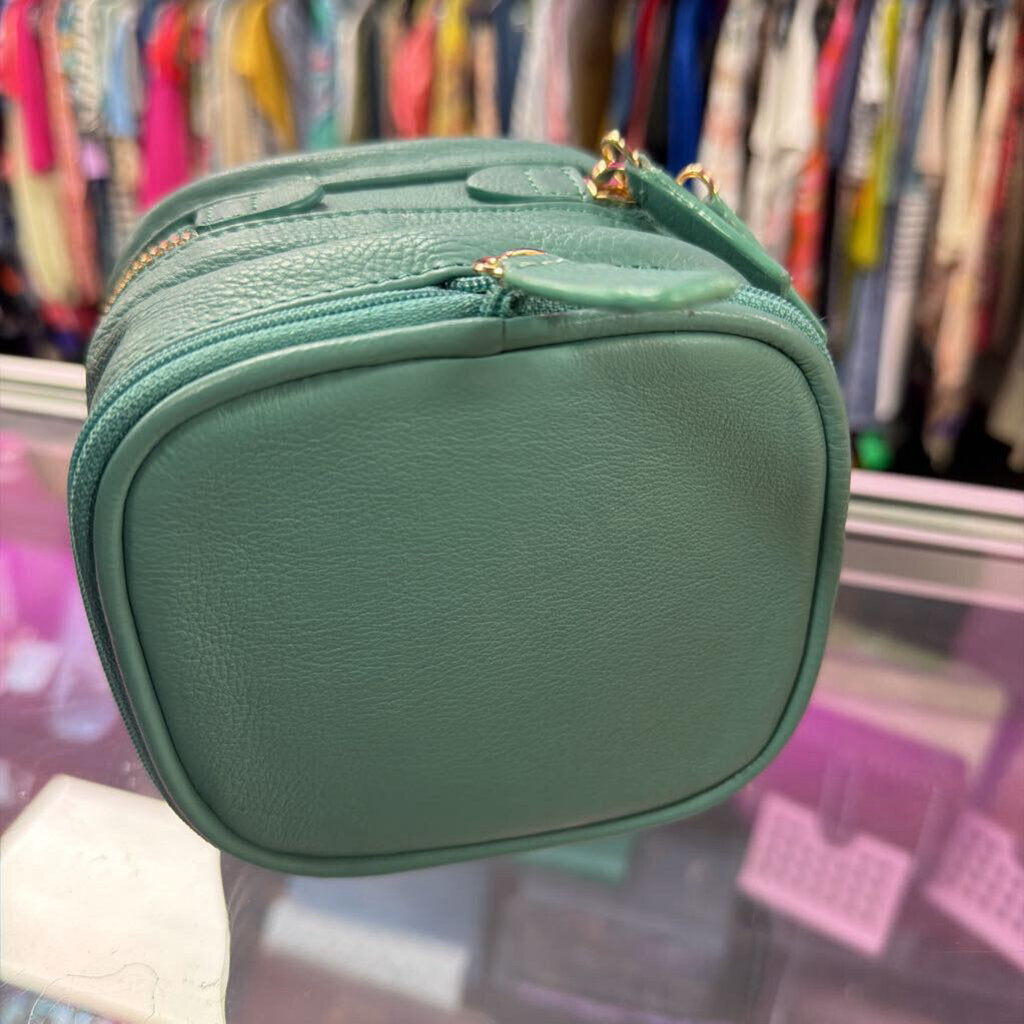 Levenger Leather Travel Expandable Jewelry case