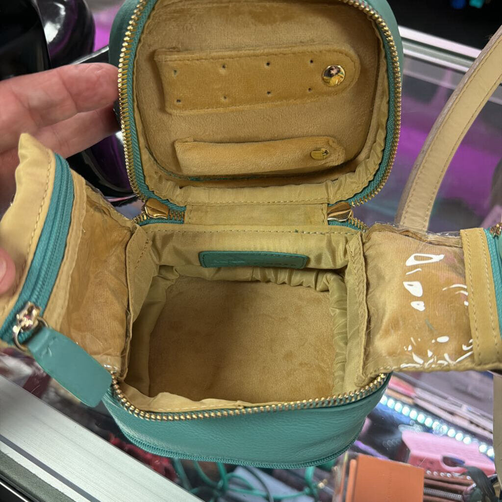 Levenger Leather Travel Expandable Jewelry case