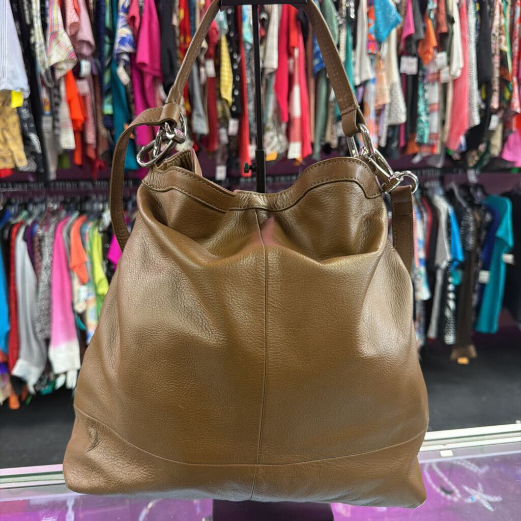 B Makowsky Soft Convertible Leather Shoulder Hobo Top Fold Snap Bag