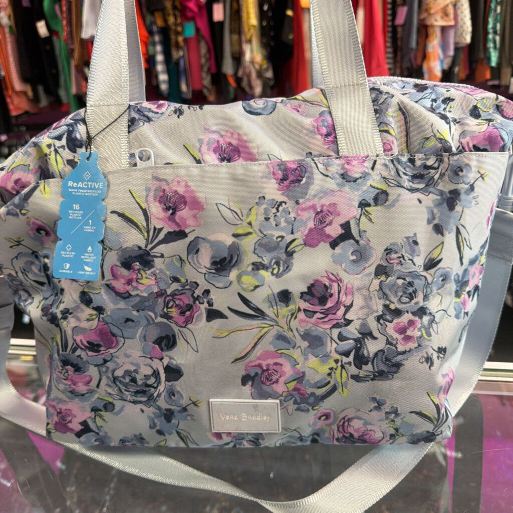 Vera Bradley Feather Weight Reactive Duffle Tote in Fresh-Cut Bouquet