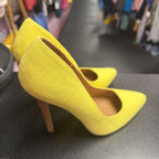 5.5 Izabella Rue Anjelah Neon Canvas Pump
