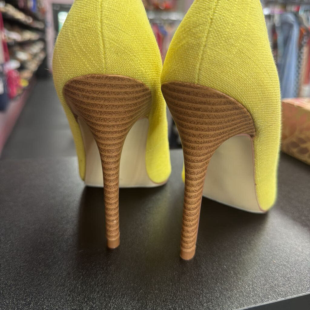 5.5 Izabella Rue Anjelah Neon Canvas Pump
