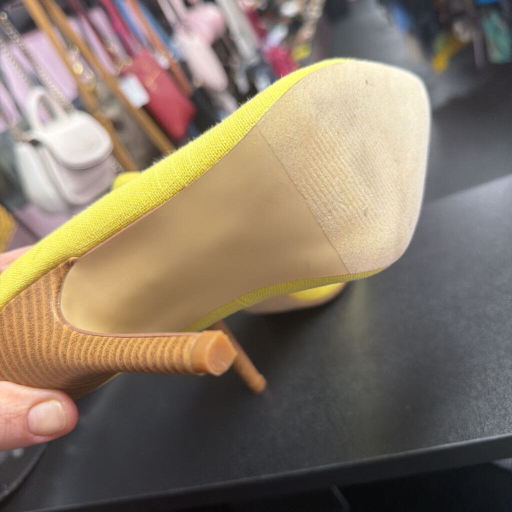 5.5 Izabella Rue Anjelah Neon Canvas Pump
