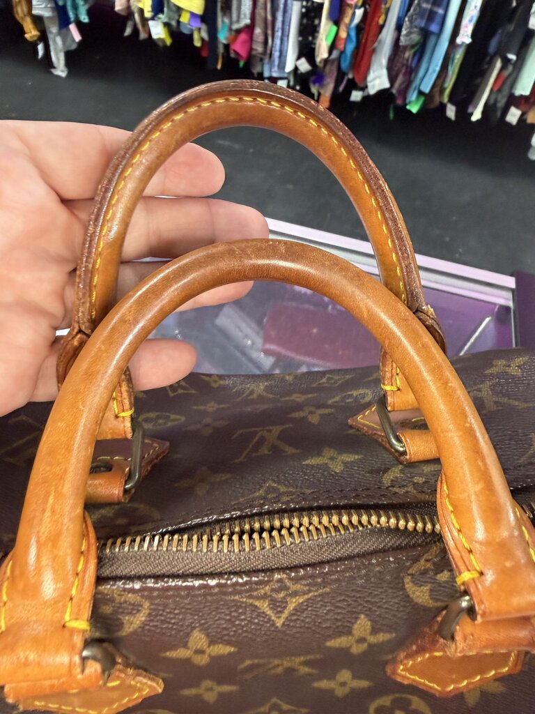 Louis Vuitton Speedy 25 France during October 1990.Pull Tag Inside