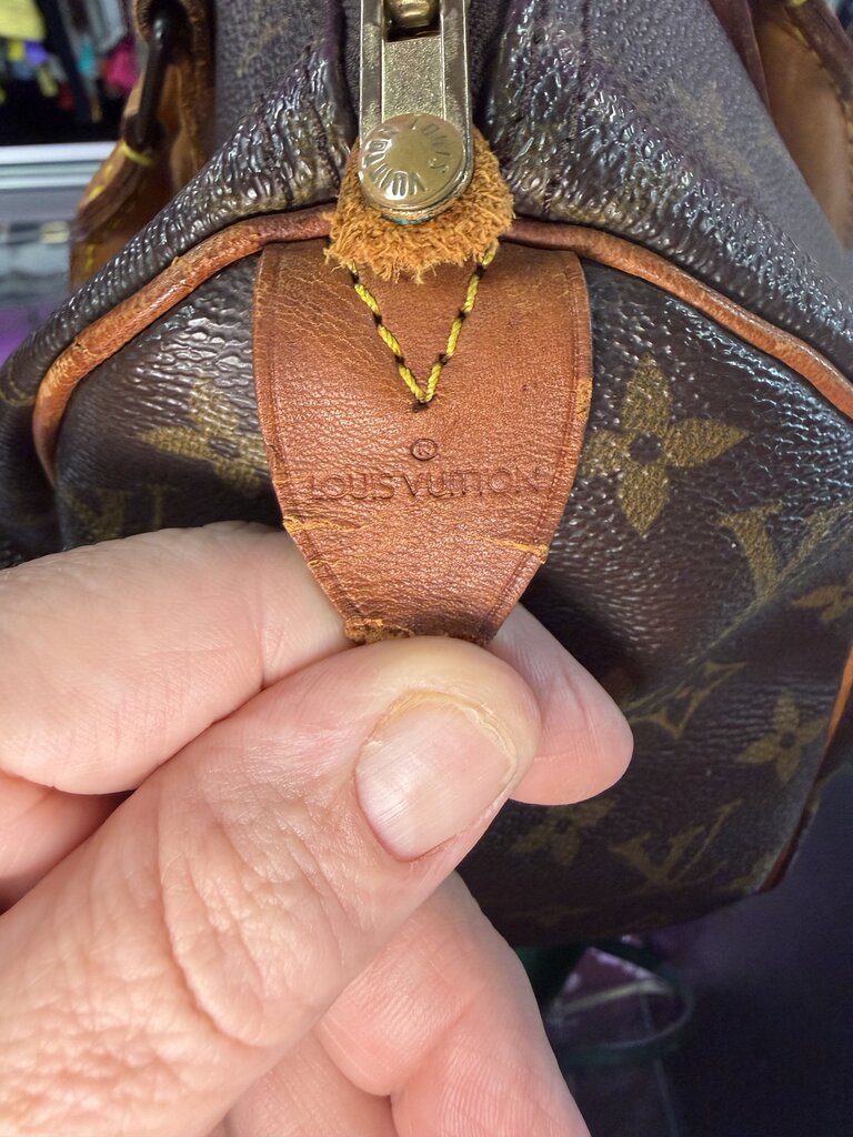 Louis Vuitton Speedy 25 France during October 1990.Pull Tag Inside