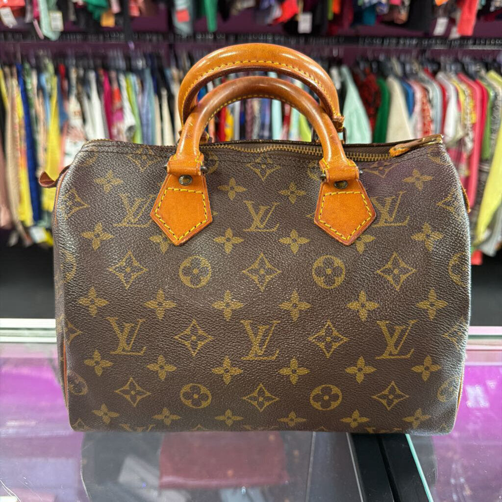 Louis Vuitton Speedy 25 France during October 1990.Pull Tag Inside