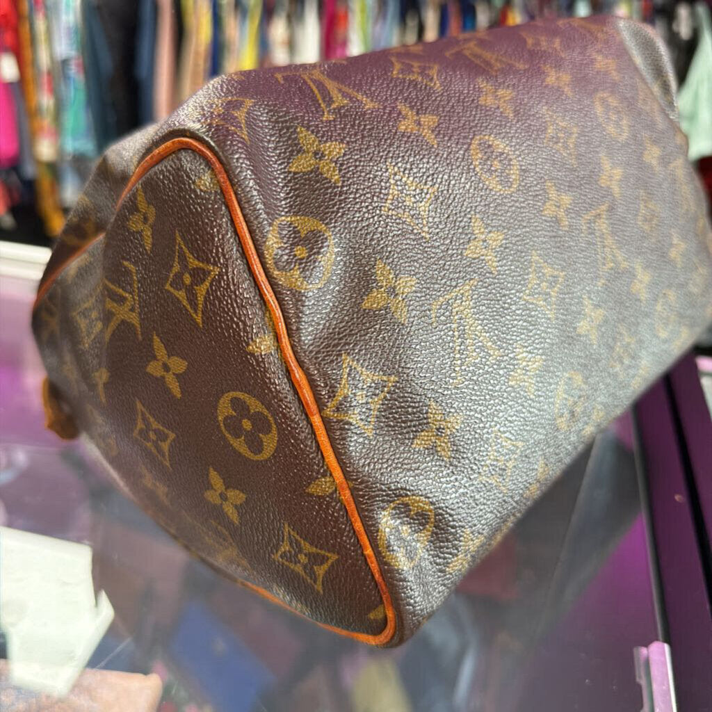 Louis Vuitton Speedy 25 France during October 1990.Pull Tag Inside