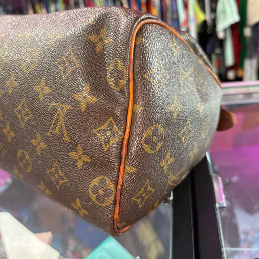 Louis Vuitton Speedy 25 France during October 1990.Pull Tag Inside