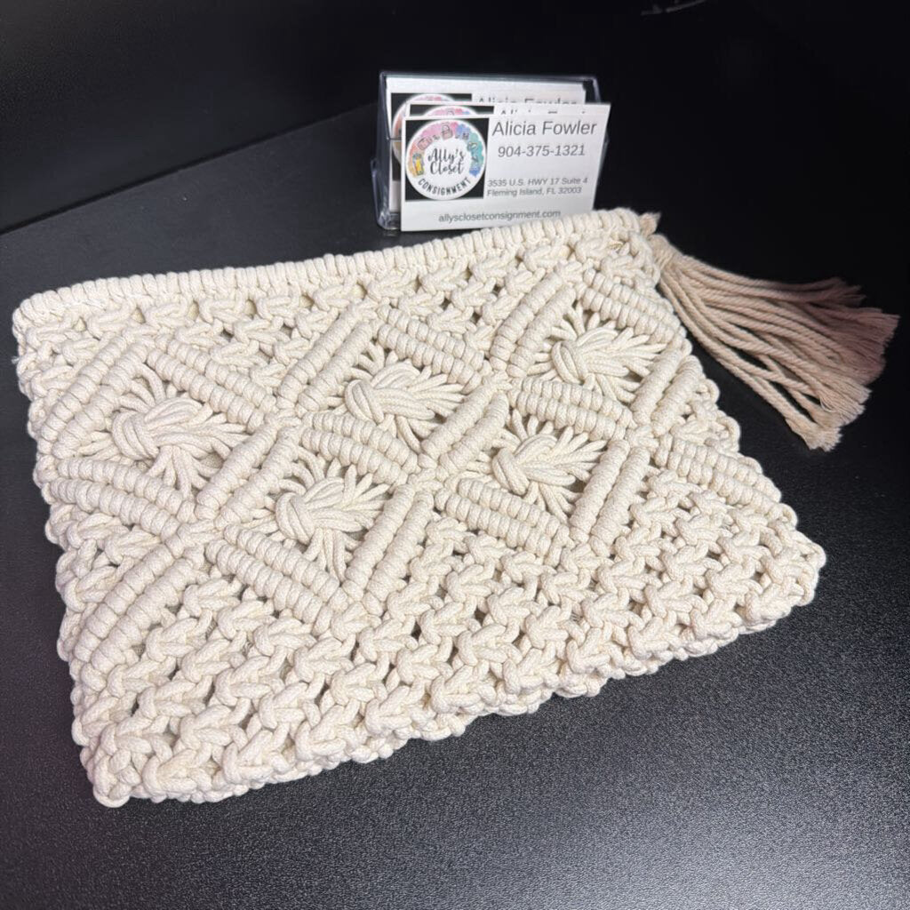 Unknown Crochet Zip Top Tassel Clutch