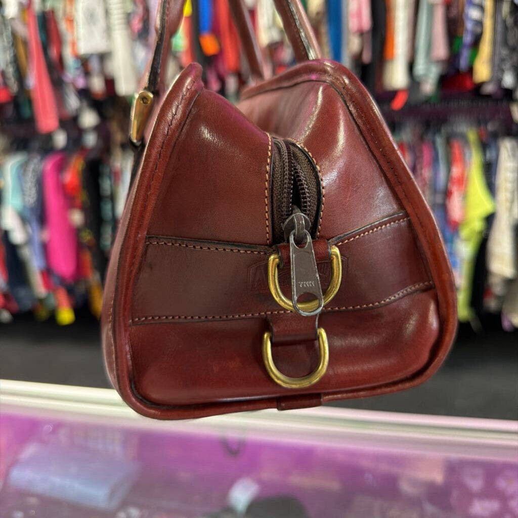 Arlington Greene LTD Smooth Leather Vintage Satchel