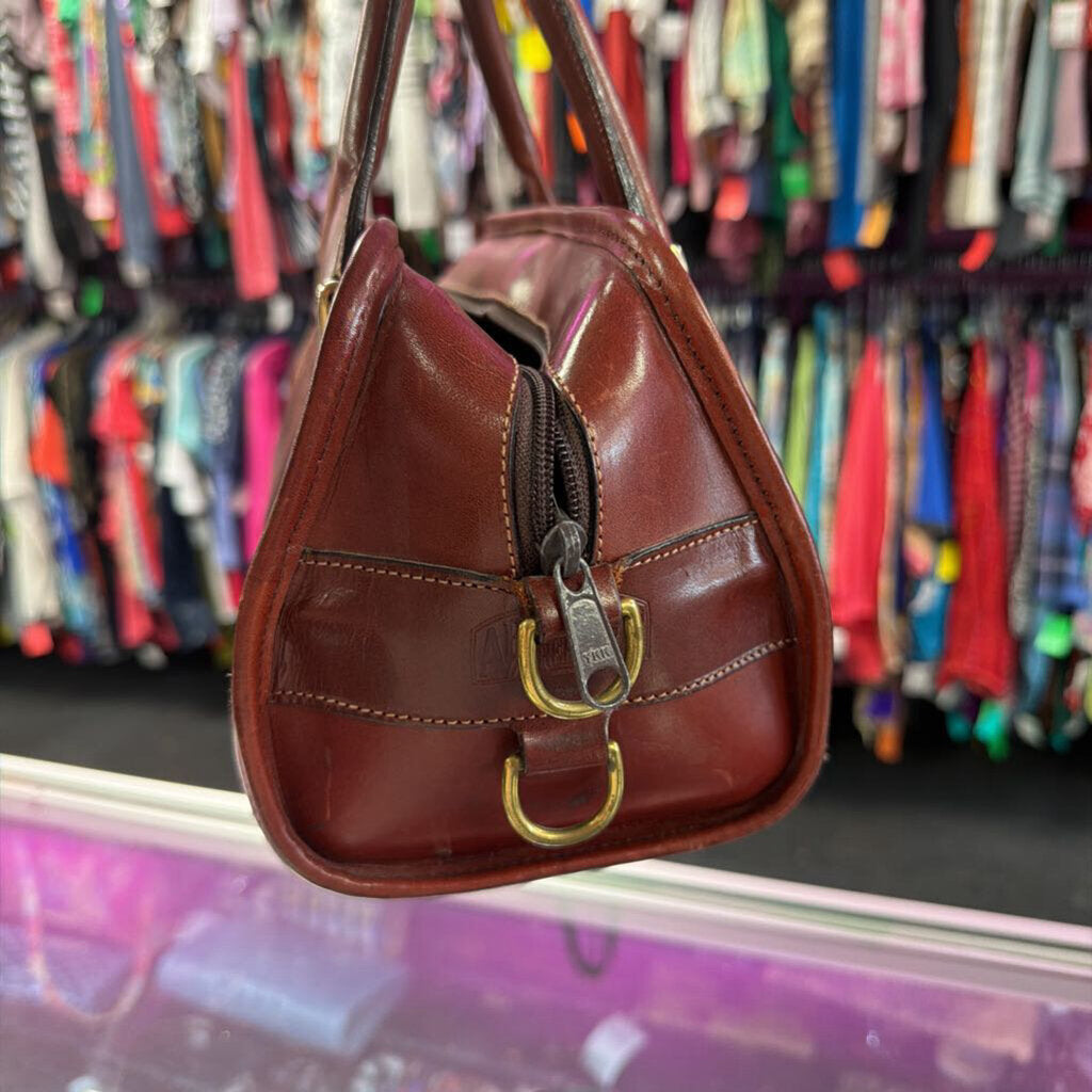 Arlington Greene LTD Smooth Leather Vintage Satchel