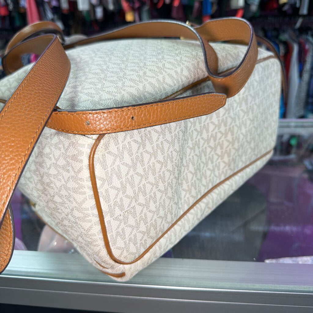 Michael Kors Abbey large Logo Backpack