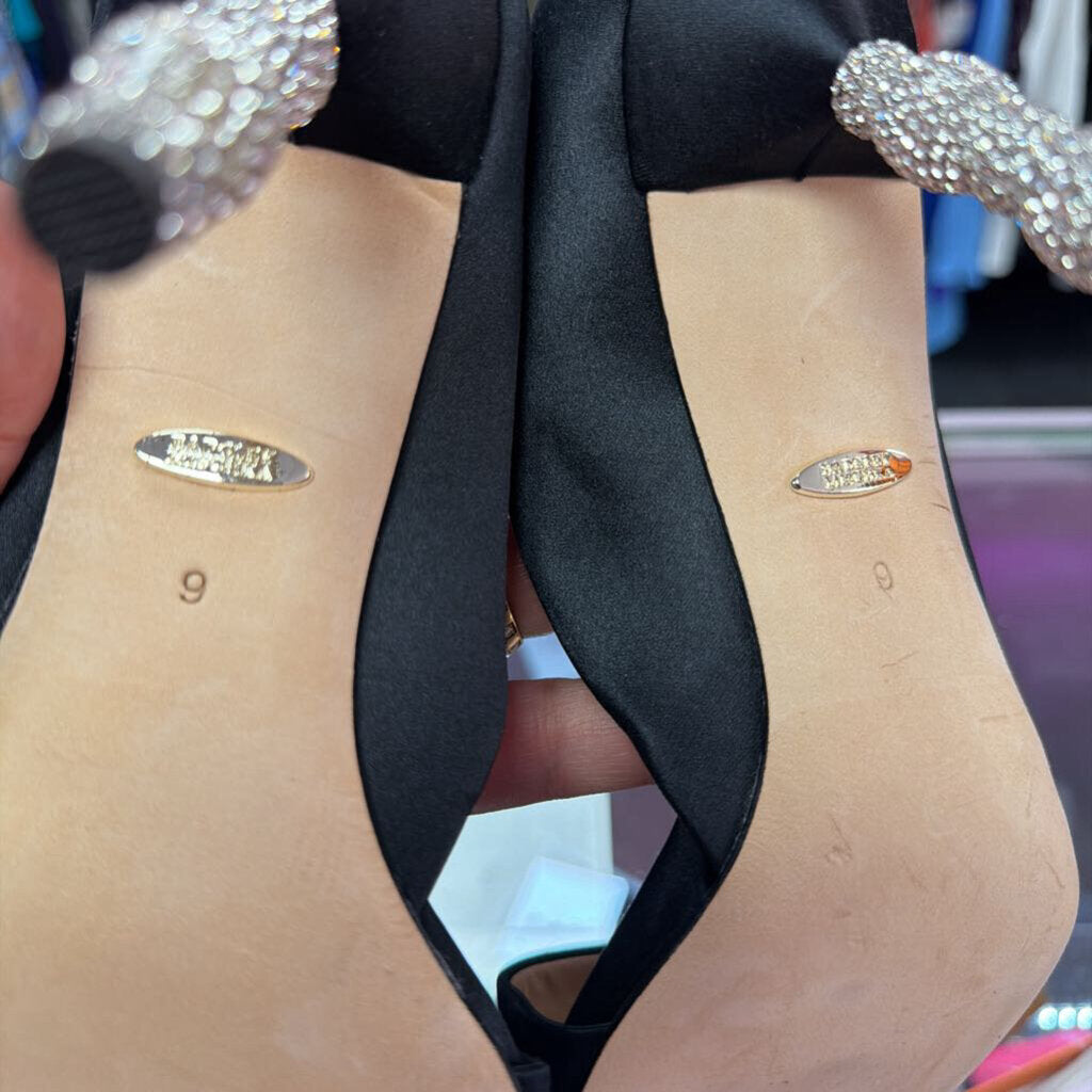 9 Badgley Mischka Karma Pumps Satin Pointed Heel