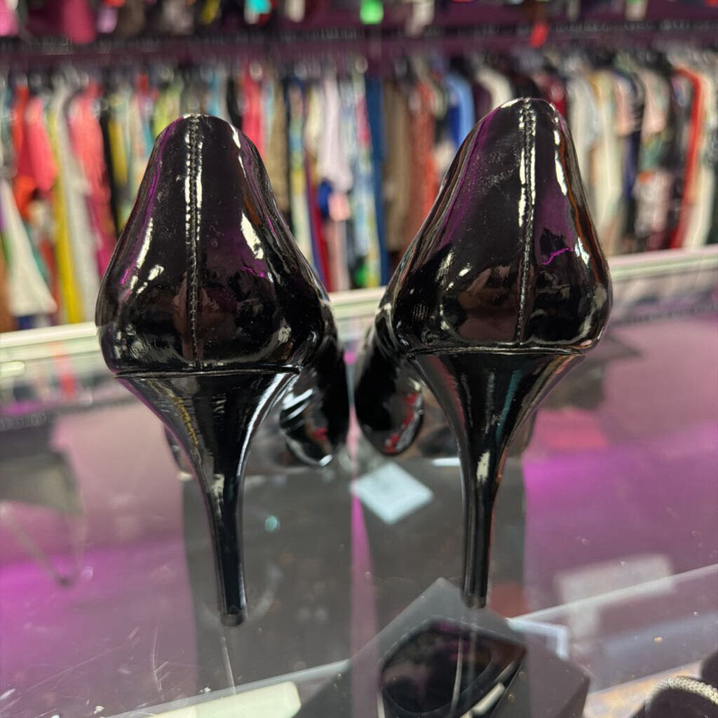 9 Guess Patenr Rounded Heel