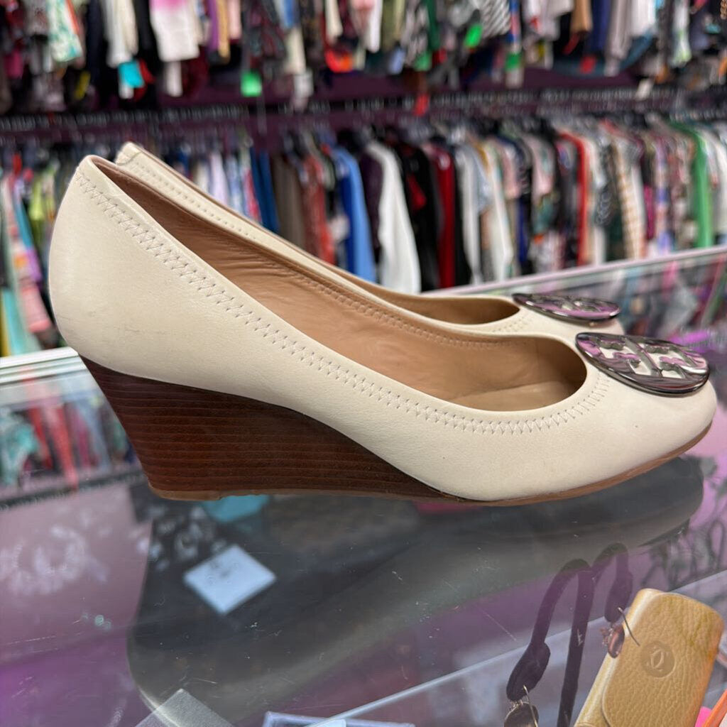 9 Tory Burch Smooth Leather Wedge Pump