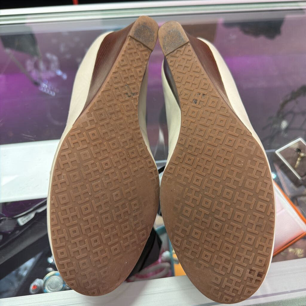 9 Tory Burch Smooth Leather Wedge Pump