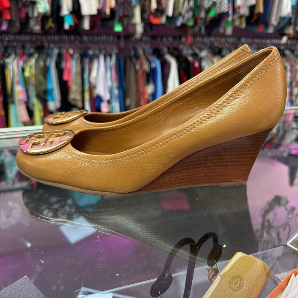 9 Tory Burch Pebbled Leather Wedge Pump
