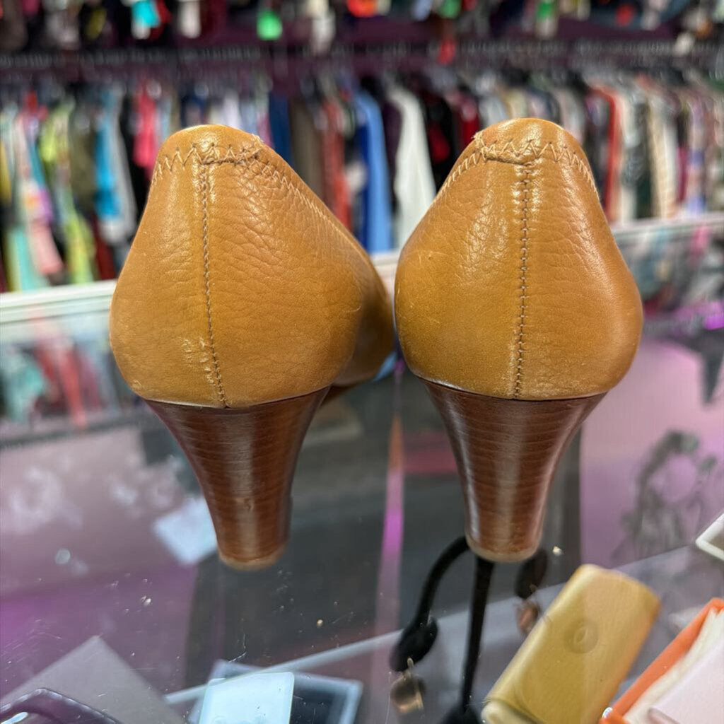 9 Tory Burch Pebbled Leather Wedge Pump