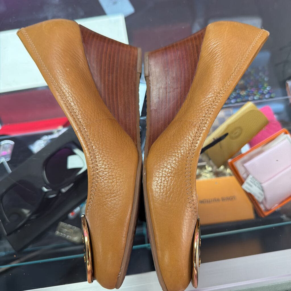 9 Tory Burch Pebbled Leather Wedge Pump