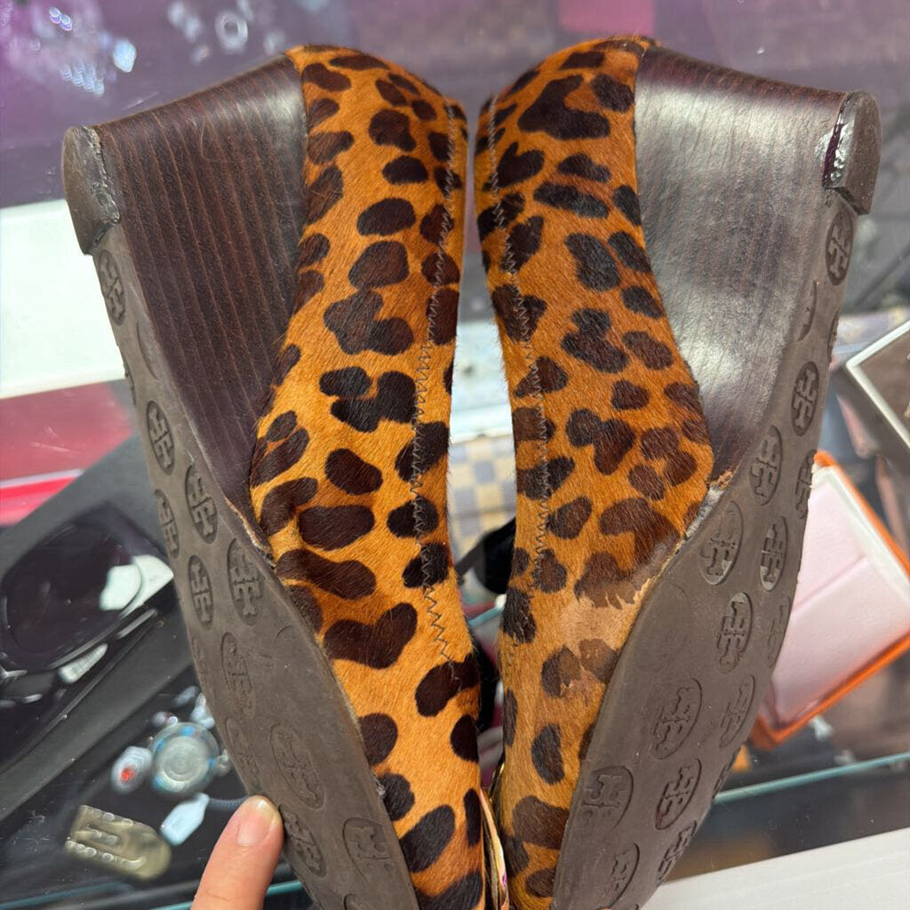 9 Tory Burch Pebbled Leather Wedge Pump