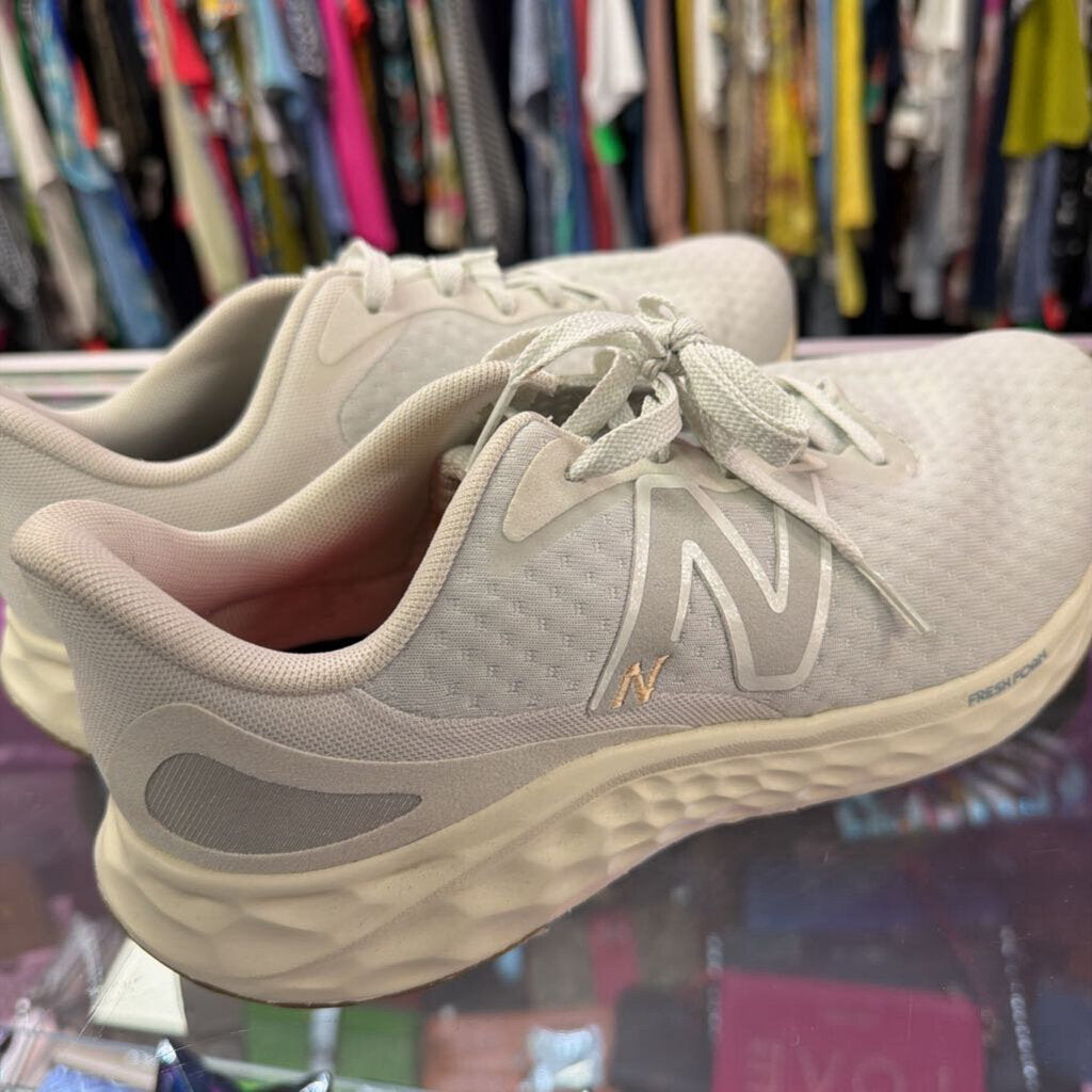 8.5 New Balance Mesh Sneaker