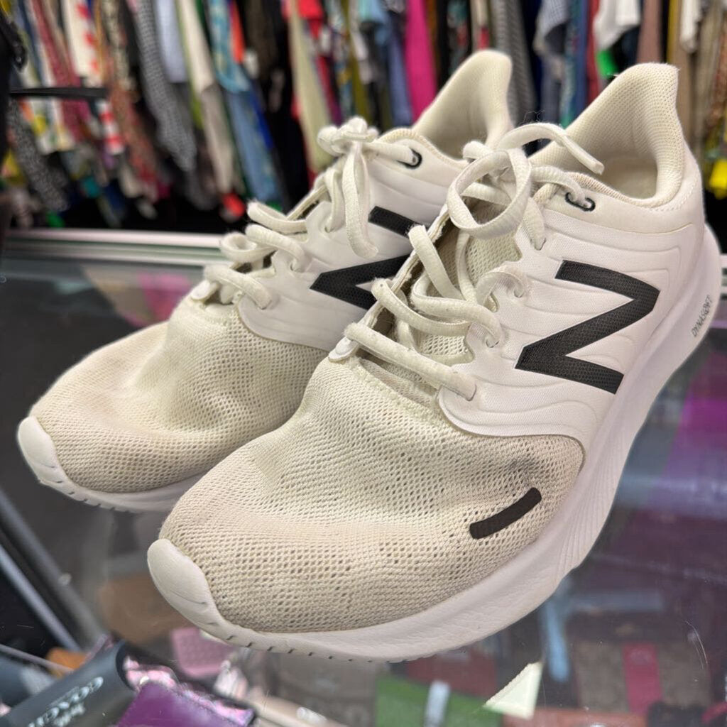 8.5 New Balance 327 Mesh Sneaker