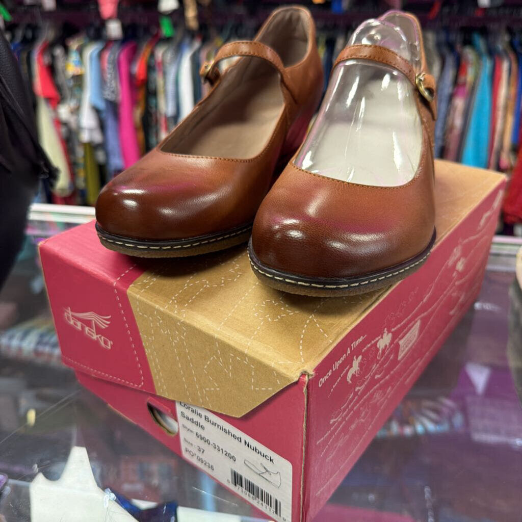 6/37 Dansko Loralie Burnished Nubuck Saddle NWB